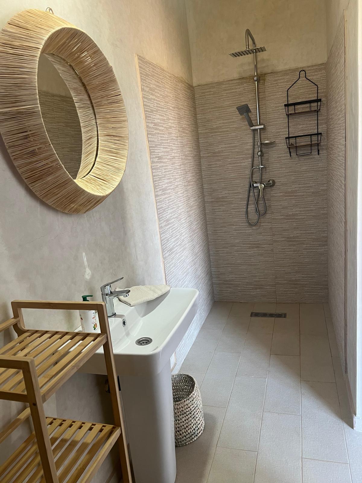 Salle douche villa rte Ourika Marrakech